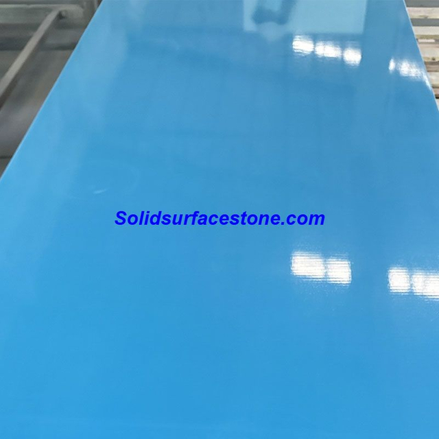Surface solide bleue